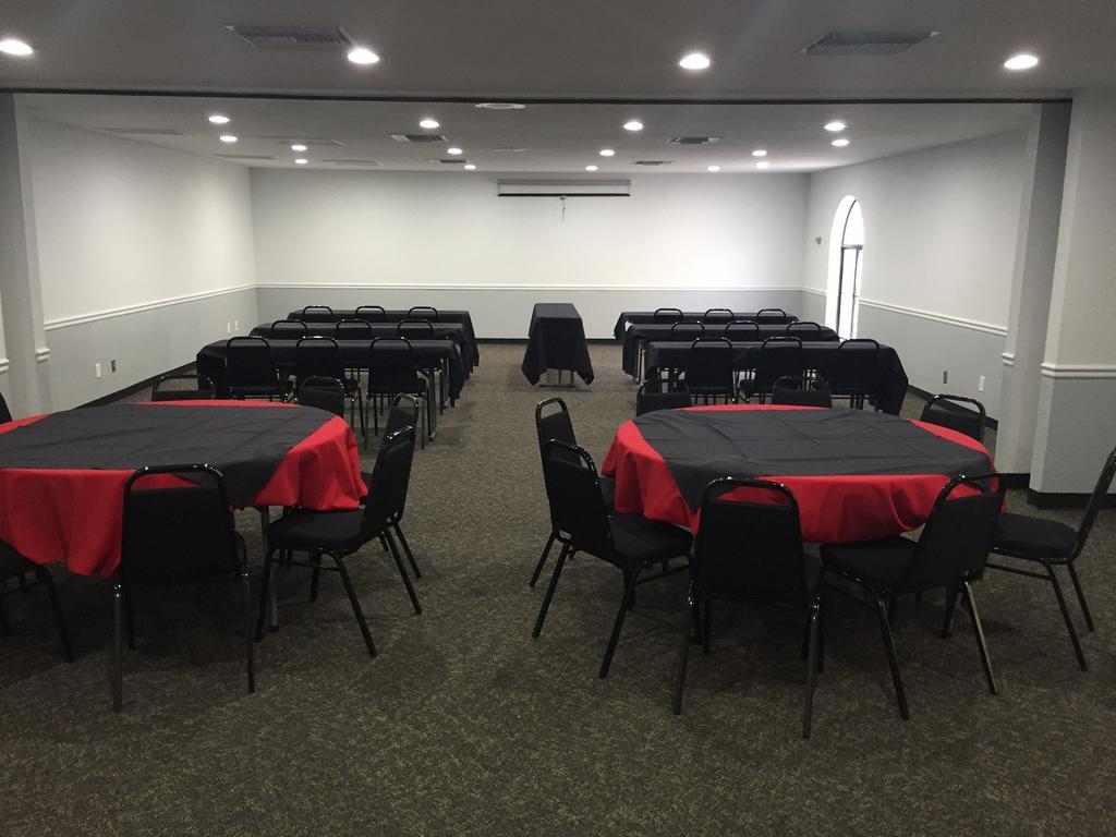 Готель Ramada Tucson East Екстер'єр фото