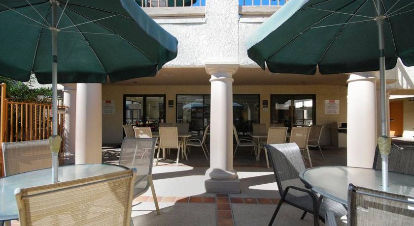 Готель Ramada Tucson East Екстер'єр фото